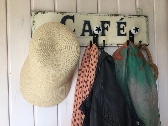 Patère ou porte-manteau, comment s’y retrouver ?