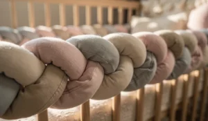Tour de lit tressé, l&rsquo;indispensable pour bébé : confort et sécurité au rendez-vous